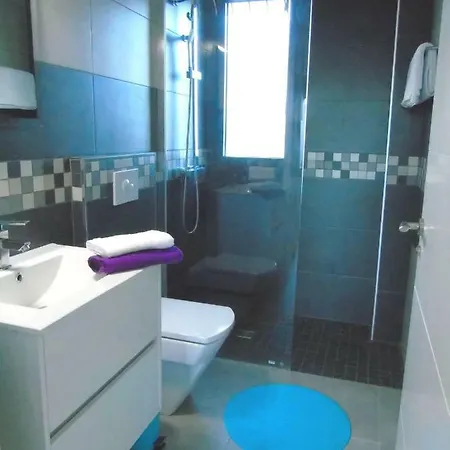 Proche Avec Piscine 아파트 *